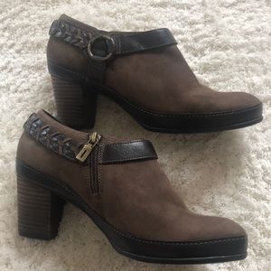 Clarkβs Bootie Shoe